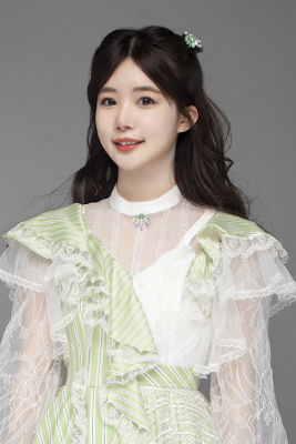 ファイル:2023年AKB48 Team SHプロフィール 桂楚楚.jpg