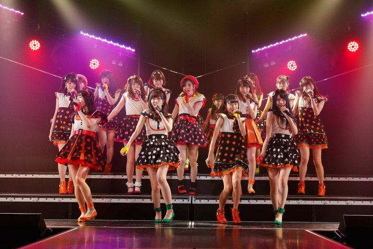 ファイル:HKT48 ひまわり組「ただいま恋愛中」初日公演.jpg