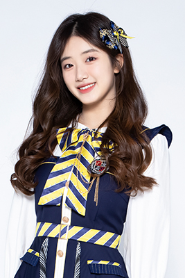 ファイル:2022年AKB48 Team SHプロフィール 胡馨尹 2.jpg