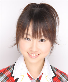 ファイル:2008年AKB48プロフィール 小林香菜.jpg