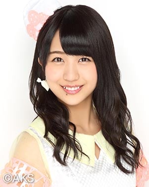 ファイル:2015年AKB48プロフィール 篠崎彩奈.jpg