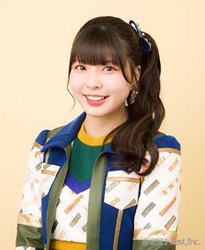 ファイル:2021年SKE48プロフィール 鈴木愛菜.jpg