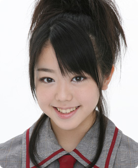 ファイル:2006年AKB48プロフィール 峯岸みなみ 2.jpg