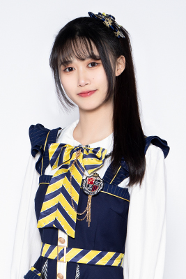 ファイル:2022年AKB48 Team SHプロフィール 吴凡.jpg