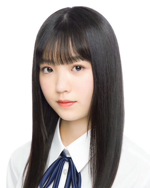 ファイル:2022年AKB48プロフィール 小濱心音.jpg