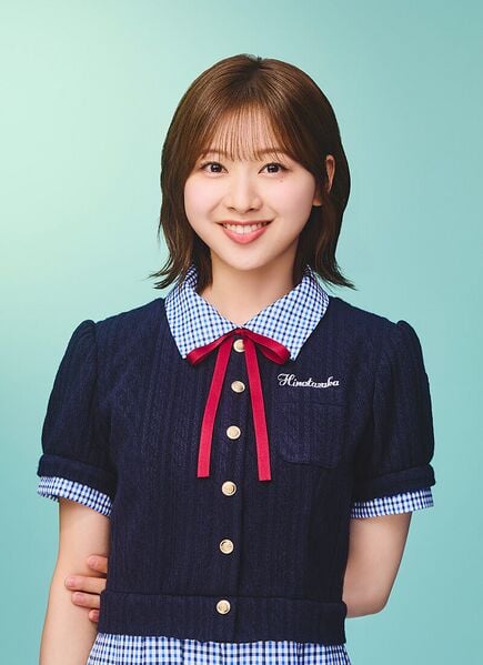 ファイル:2025年日向坂46プロフィール 富田鈴花.jpg