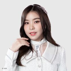 2022年BNK48プロフィール Isarapa Thawatpakdee 3.jpg