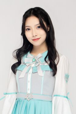 2022年AKB48 Team SHプロフィール 龚露雯 3.jpg