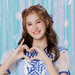 2023年BNK48プロフィール Phattharanarin Mueanarit 3.jpg