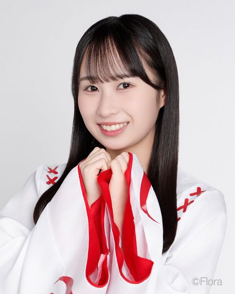 ファイル:2025年NGT48プロフィール 磯崎菜々.jpg