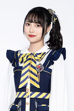 2022年AKB48 Team SHプロフィール 龚露雯.jpg