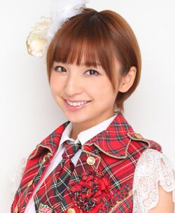 2010年AKB48プロフィール 篠田麻里子 2.jpg