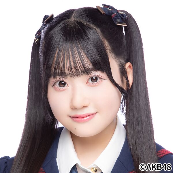 ファイル:2024年AKB48プロフィール 布袋百椛 3.jpg