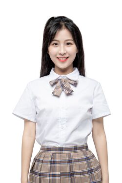2020年AKB48 Team SHプロフィール 周陈雨轩 2.jpg