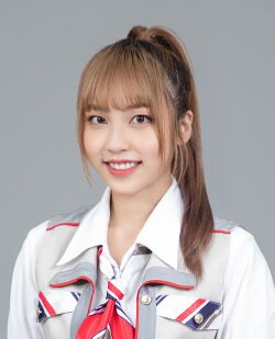 2020年AKB48 Team TPプロフィール 林易沄.jpg