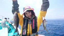 加藤るみ 海釣り.jpg