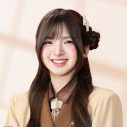 2025年BNK48プロフィール Praew 3.jpg
