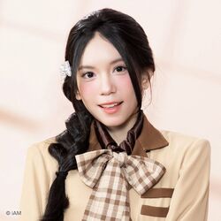 2025年BNK48プロフィール Luksorn 3.jpg