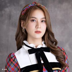 2023年BNK48プロフィール Phattharanarin Mueanarit 4.jpg
