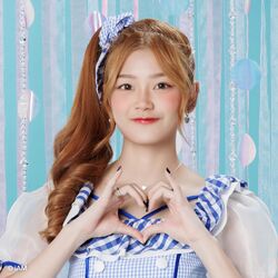 2023年BNK48プロフィール Thanida Akarawuthi 4.jpg