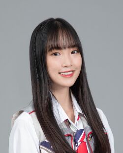 2020年AKB48 Team TPプロフィール 周家安 2.jpg