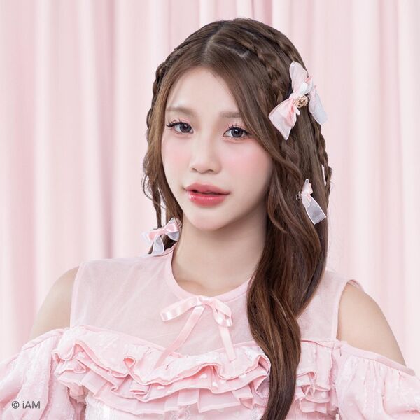 ファイル:2025年BNK48プロフィール Nenie.jpg