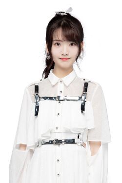 2020年AKB48 Team SHプロフィール 朱苓 2.jpg