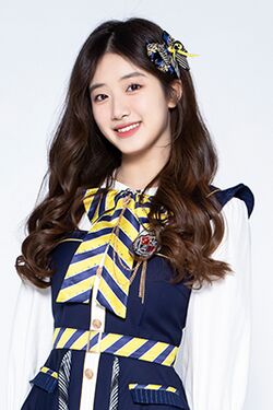 2022年AKB48 Team SHプロフィール 胡馨尹 2.jpg