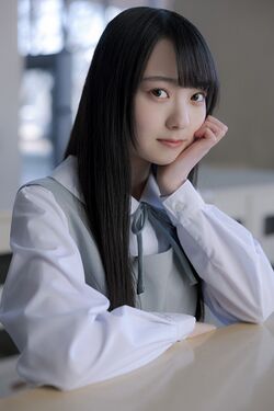 2025年日向坂46プロフィール 全身 佐藤優羽.jpg