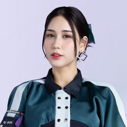 2025年BNK48プロフィール Eve.jpg