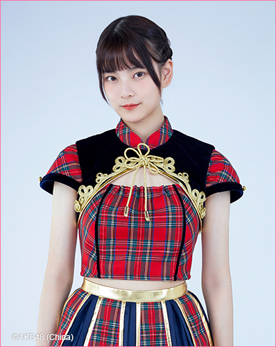 ファイル:2019年AKB48 Team SHプロフィール 魏新 2.jpg
