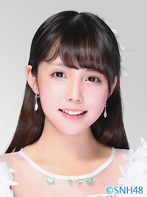 ファイル:2015年SNH48プロフィール 杨韫玉 3.jpg