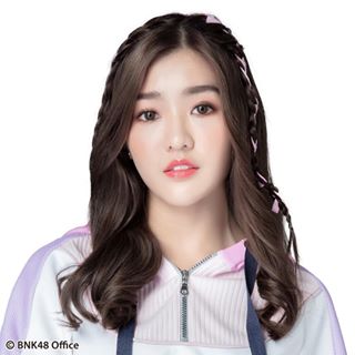 ファイル:2019年BNK48プロフィール Jennis Oprasert.jpg