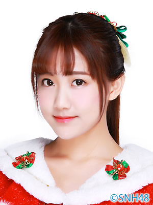 ファイル:2015年SNH48プロフィール 李艺彤 4.jpg