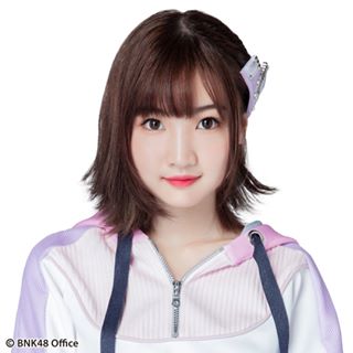 ファイル:2019年BNK48プロフィール Warattaya Deesomlert.jpg