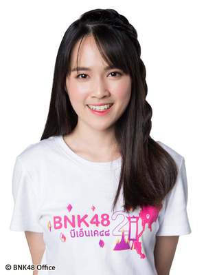 2018年BNK48プロフィール Punyawee Jungcharoen.jpg