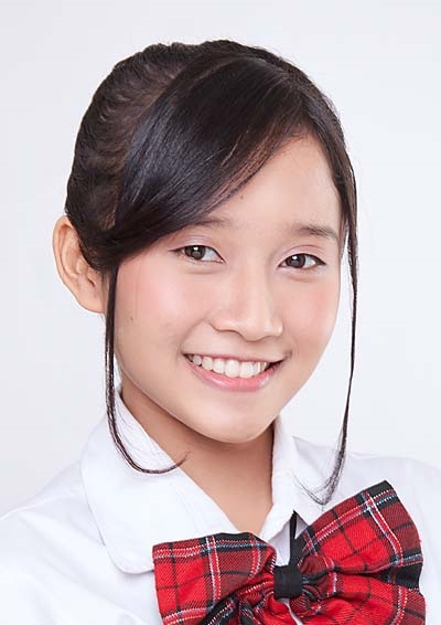 ファイル:2018年JKT48プロフィール Putri Cahyaning Anggraini 1.jpg
