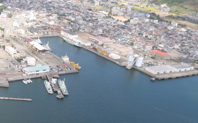 ファイル:STU48号 徳島小松島港.jpg