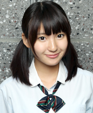 ファイル:2011年乃木坂46プロフィール 井上小百合.jpg