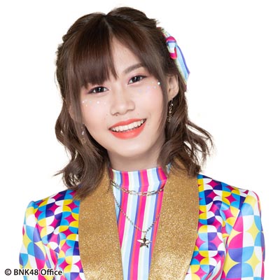 ファイル:2019年BNK48プロフィール Panisa Srilaloeng 1.jpg