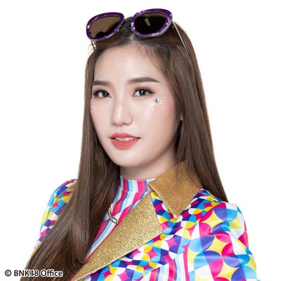 ファイル:2019年BNK48プロフィール Dusita Kitisarakulchai 1.jpg