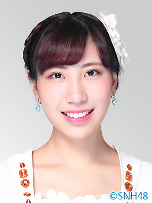 ファイル:2015年SNH48プロフィール 徐伊人 3.jpg