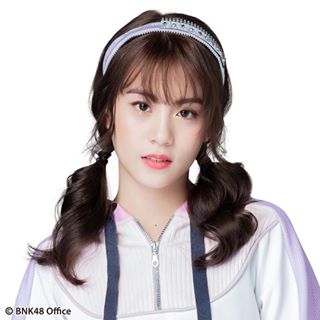 ファイル:2019年BNK48プロフィール Natticha Chantaravareelekha.jpg
