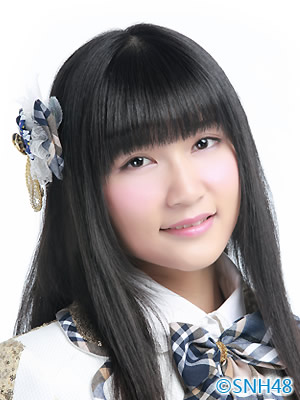 ファイル:2015年SNH48プロフィール 孙歆文.jpg