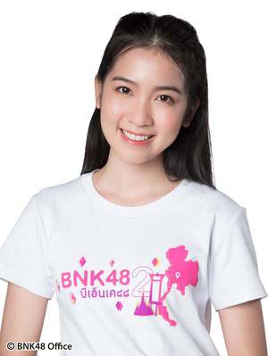 ファイル:2018年BNK48プロフィール Janista Tansiri.jpg