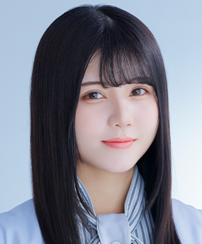 ファイル:2021年乃木坂46プロフィール 伊藤理々杏 2.jpg
