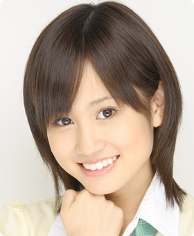 2007年AKB48プロフィール 前田敦子 2.jpg