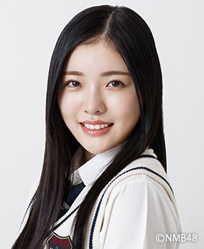 ファイル:2024年NMB48プロフィール 三鴨くるみ.jpg