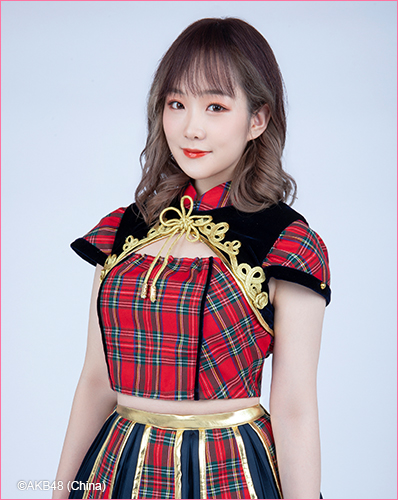 ファイル:2019年AKB48 Team SHプロフィール 翟羽佳 2.jpg