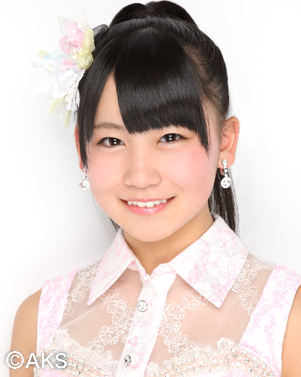 ファイル:2013年AKB48プロフィール 小嶋真子.jpg